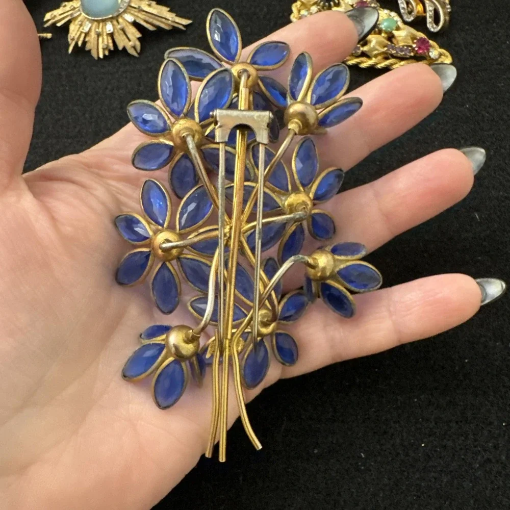 Stunning Rare Early Trifari Gripoix Glass Brooch Cobalt & Pearl Floral Fur Clip